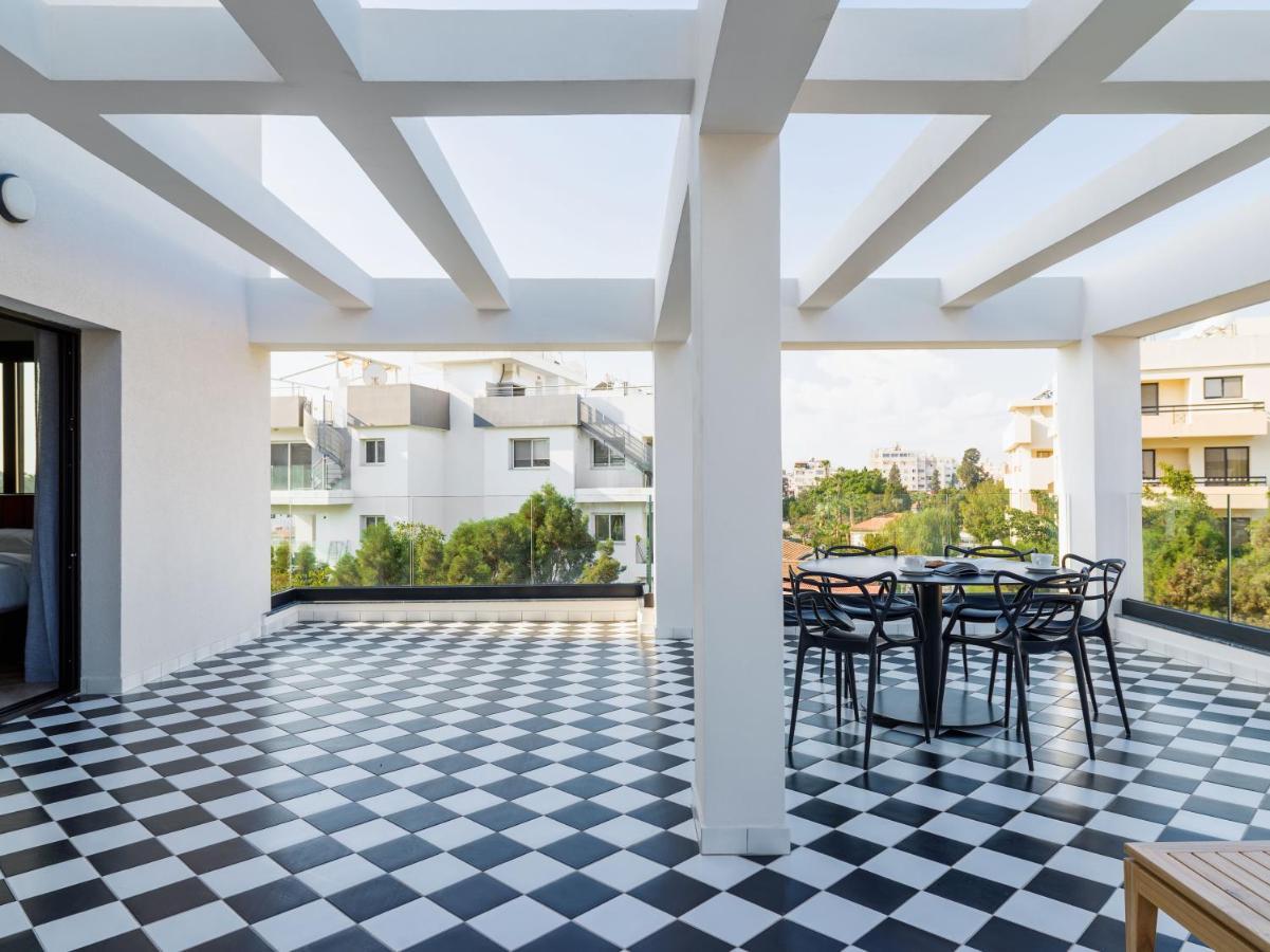 Liv The City Suites Adults Only Larnaka Exterior foto