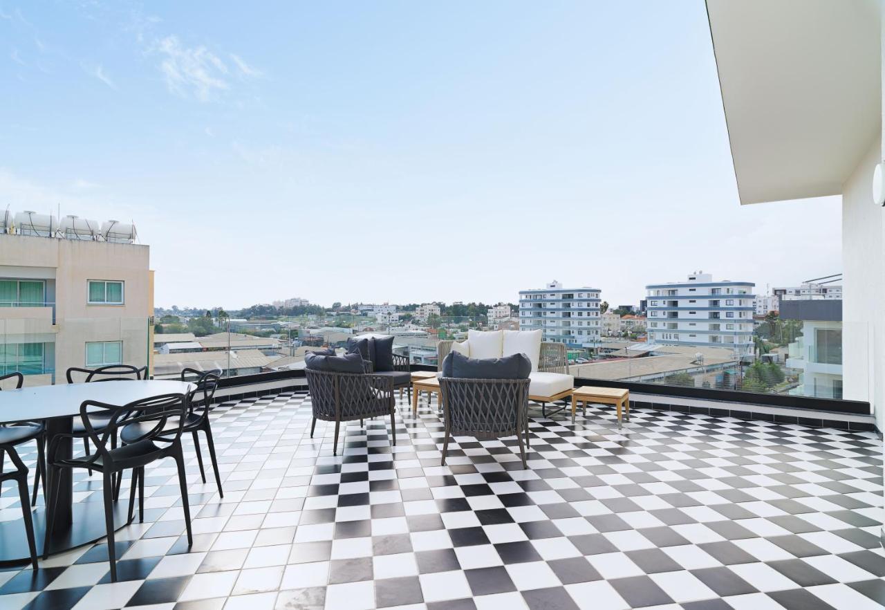 Liv The City Suites Adults Only Larnaka Exterior foto