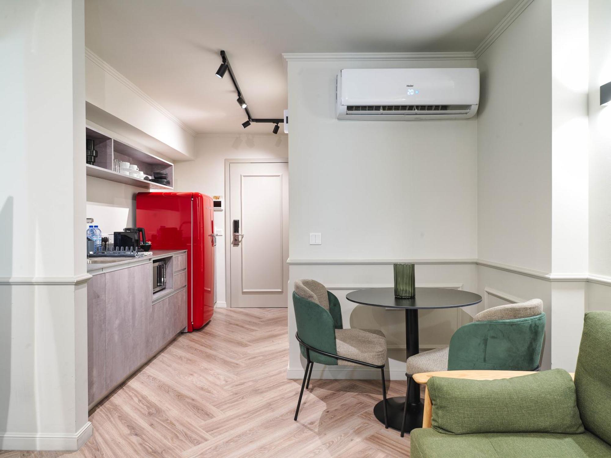 Liv The City Suites Adults Only Larnaka Exterior foto