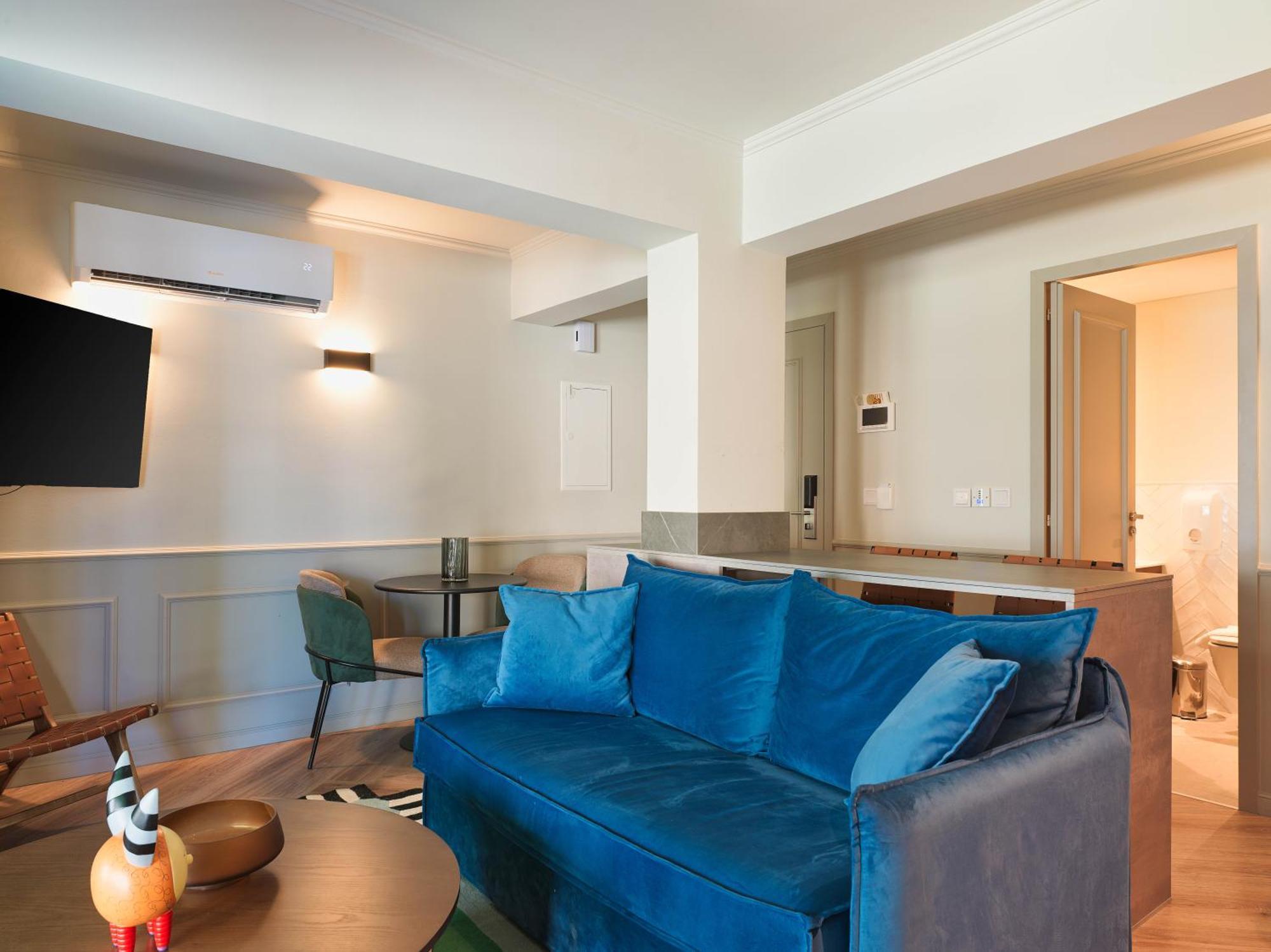 Liv The City Suites Adults Only Larnaka Exterior foto